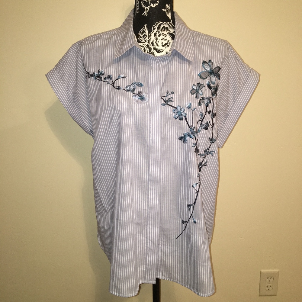 Embroidered Short Sleeve Blouse